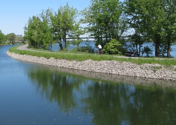 Mort d’un cycliste tombé dans le Canal-de-Chambly: une coroner recommande l’installation de barrières